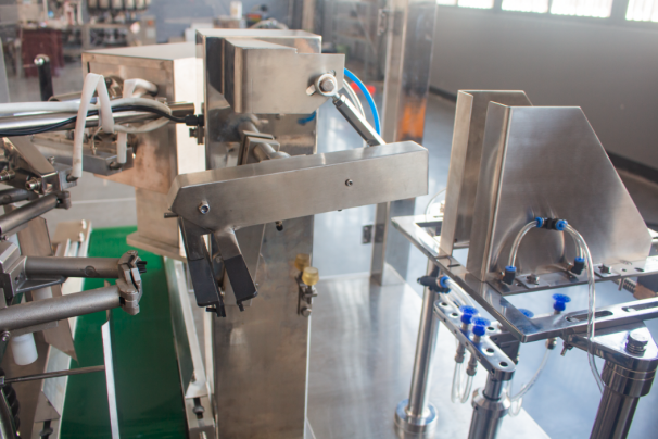 给袋机自动91香蕉视频免费下载是用各种热封性的多层复合膜