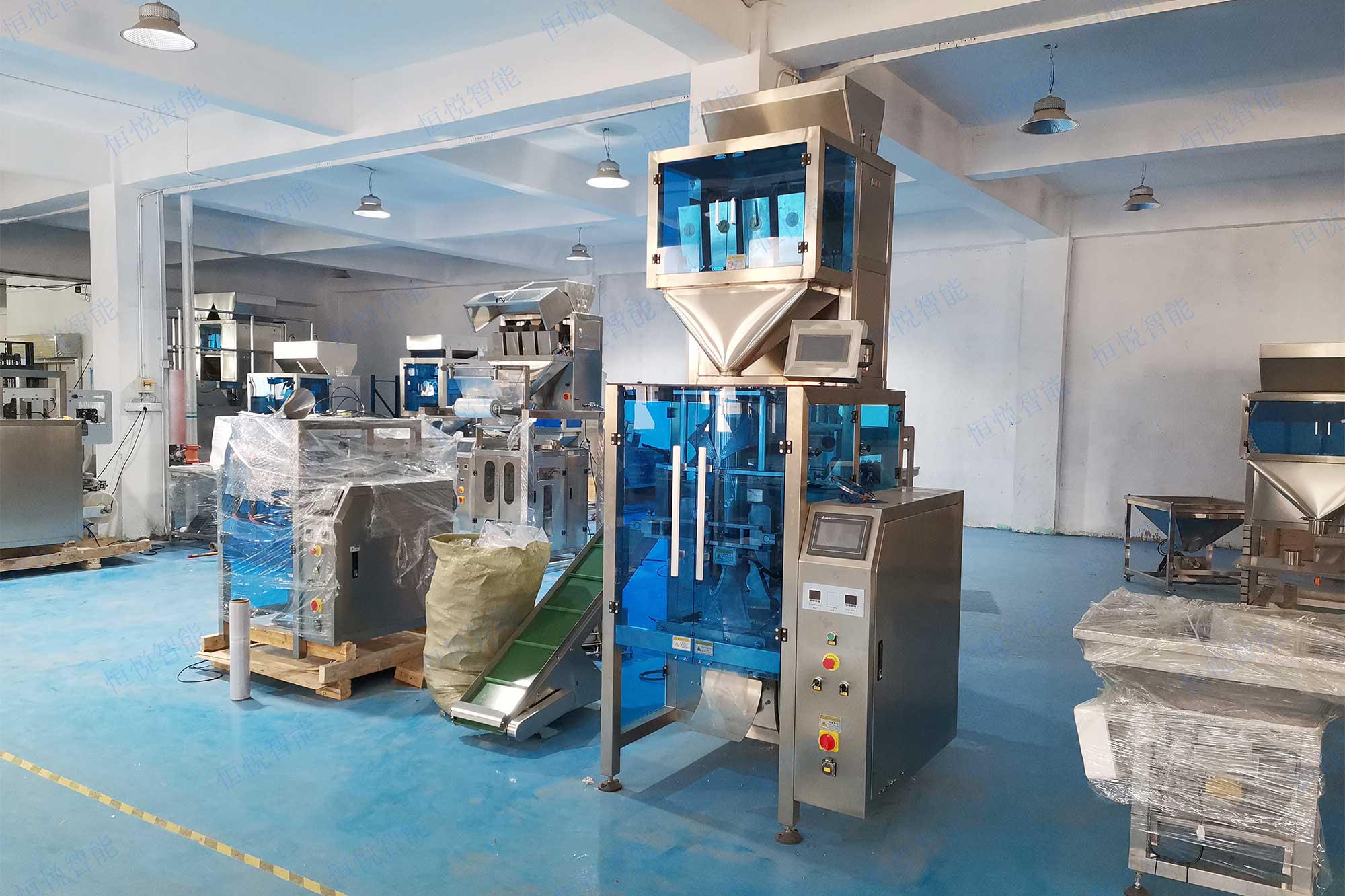 全自动颗粒称重91香蕉视频免费下载械设备是一种机械给料装置与传感器称重装置结合的一种定量装袋机械
